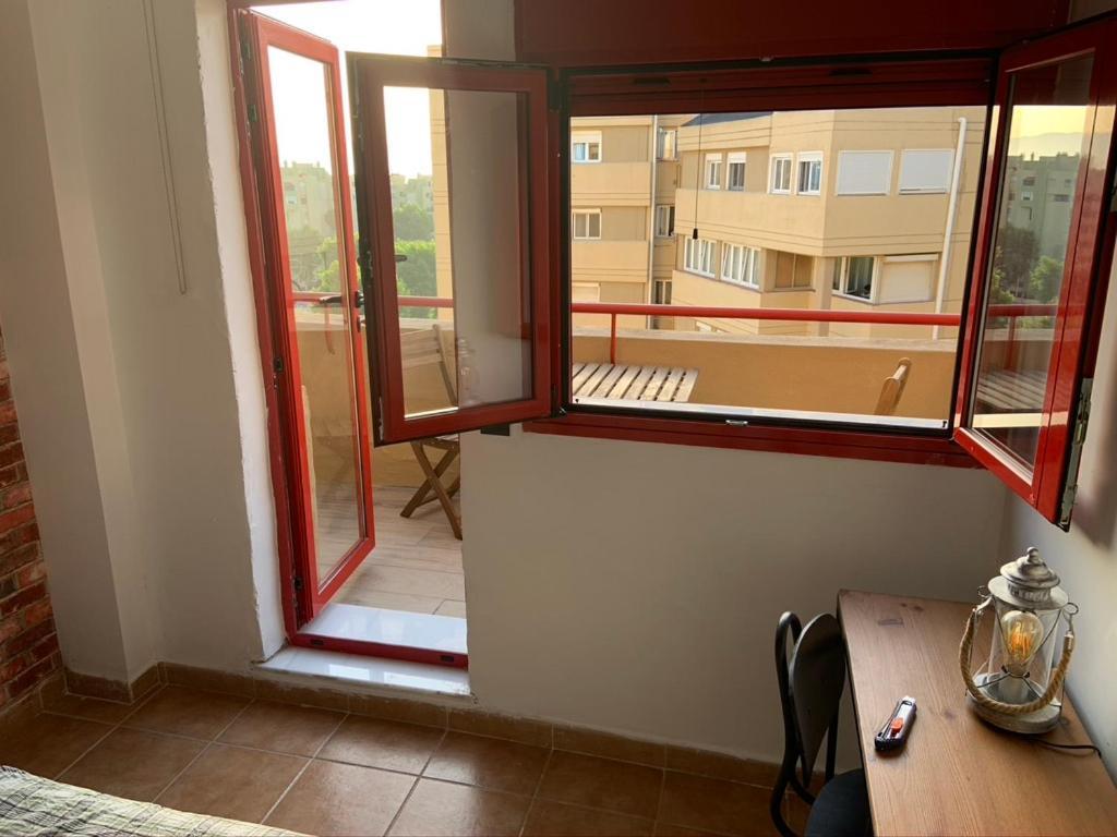 Room In A Shared Apartment Touching The Border :) La Línea de la Concepción 외부 사진