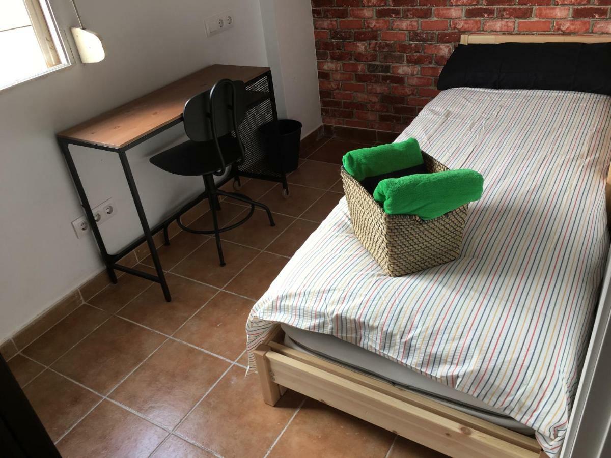Room In A Shared Apartment Touching The Border :) La Línea de la Concepción 외부 사진
