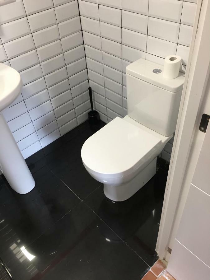 Room In A Shared Apartment Touching The Border :) La Línea de la Concepción 외부 사진